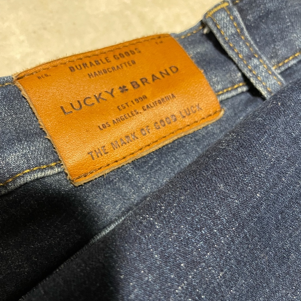 Lucky Brand women’s jeans size 14/32 🍀